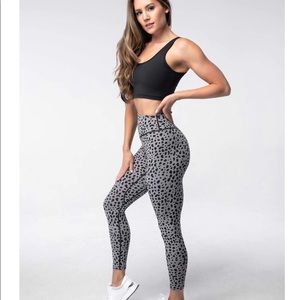 Balance Athletica Snow Leopard Leggings (S)
